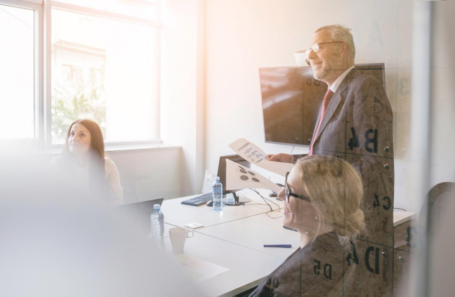 Metodología de enseñanza práctica con hojas de cálculo financieras